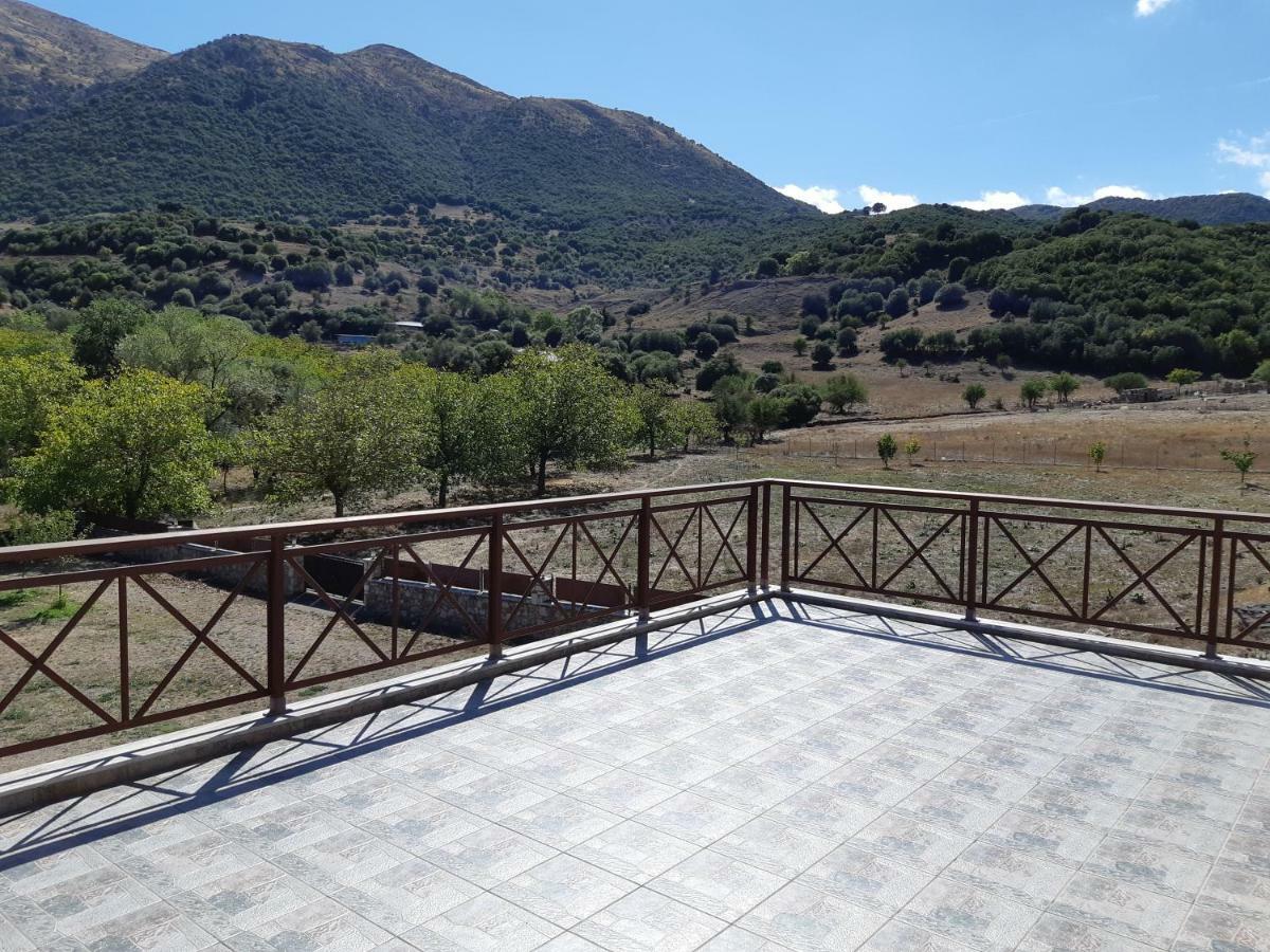 Ariadni Калаврита Экстерьер фото