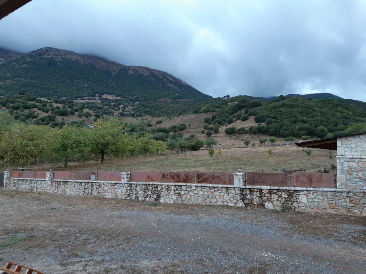 Ariadni Калаврита Экстерьер фото