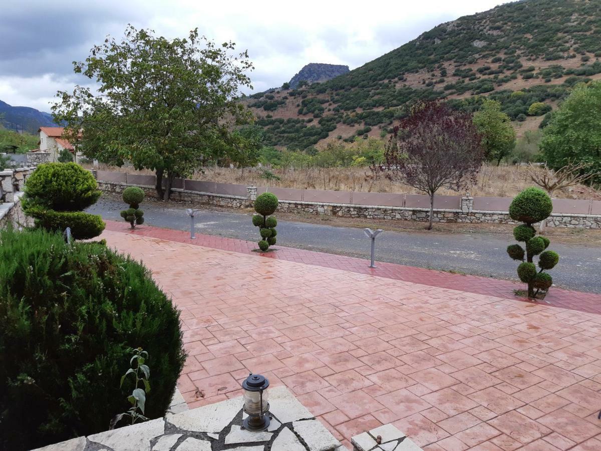 Ariadni Калаврита Экстерьер фото