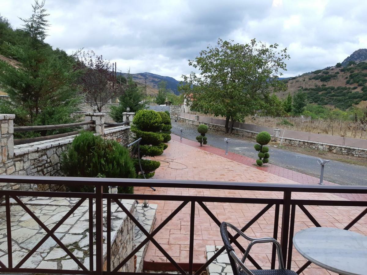 Ariadni Калаврита Экстерьер фото